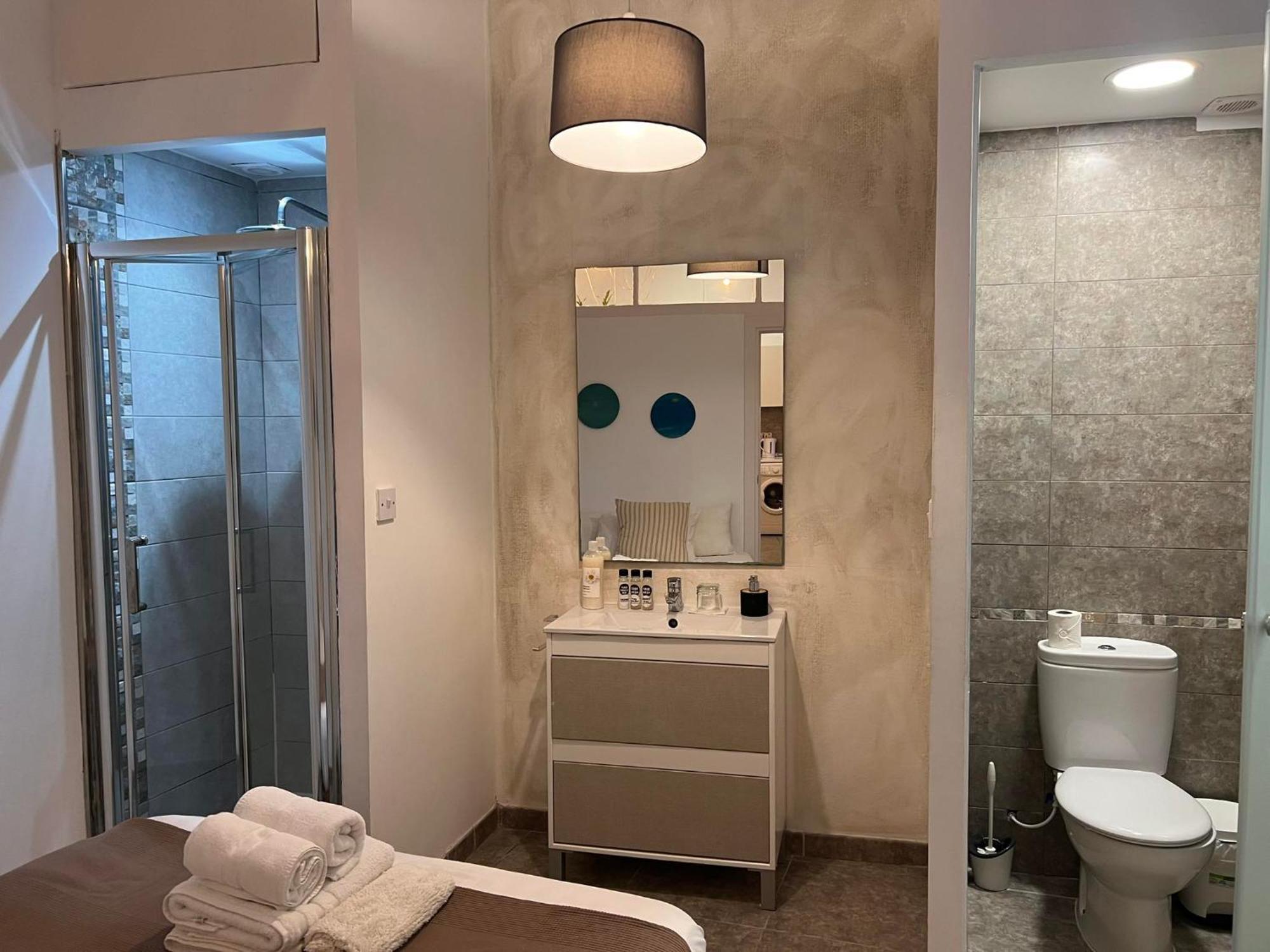 Budget-Friendly 1Br In The City Center Gibraltar Exteriör bild
